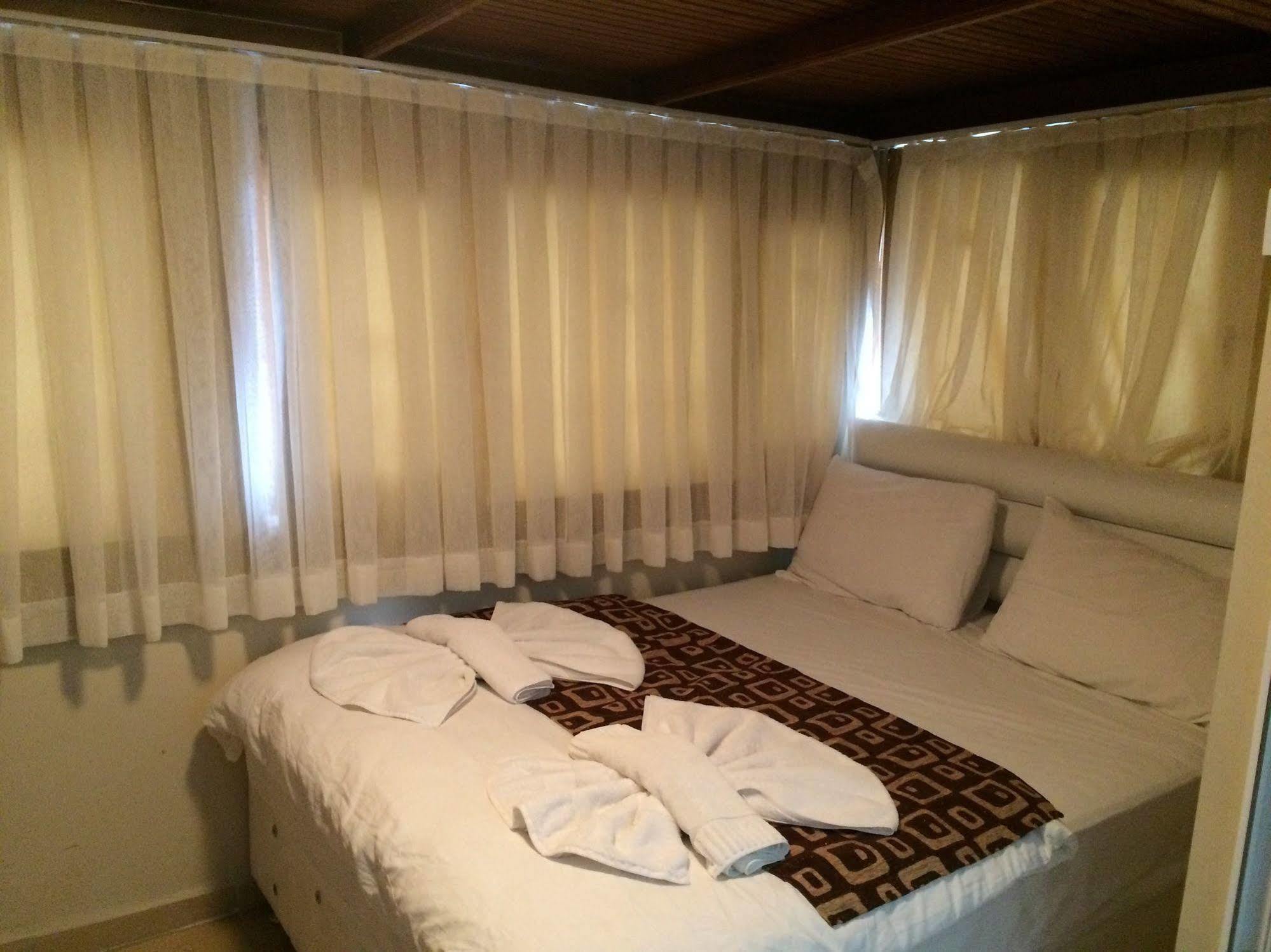 Black Bird Suite Hotel Istanbul Bagian luar foto