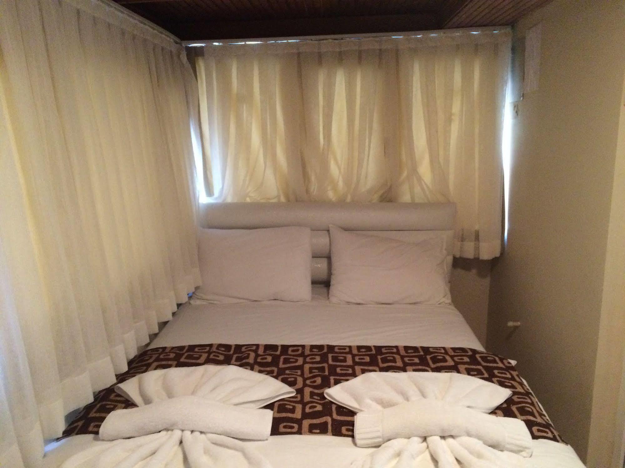 Black Bird Suite Hotel Istanbul Bagian luar foto
